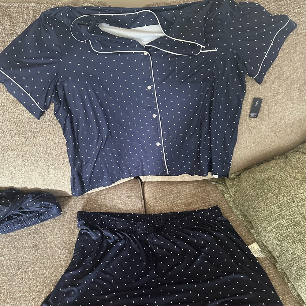 GAP Navy and White Polka Dot Pajama Set